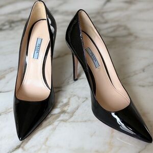 Prada Glossy Black classic Pump Heels 👠